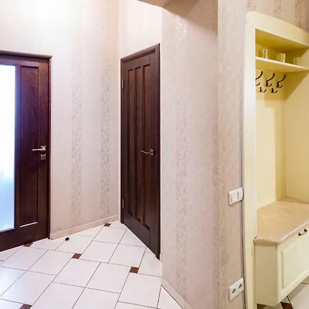 Alfa Kniazia Romana 11 * 利沃夫