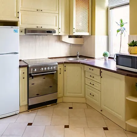 Alfa Kniazia Romana 11 * Lviv