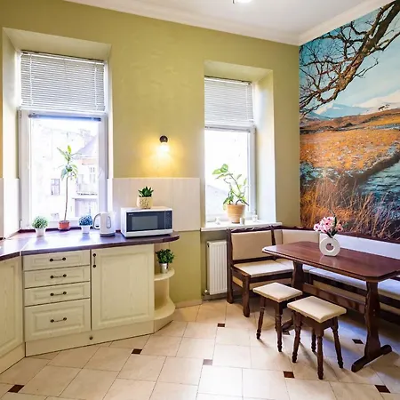 Alfa Kniazia Romana 11 アパート *