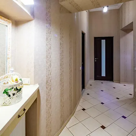 Διαμέρισμα Alfa Kniazia Romana 11